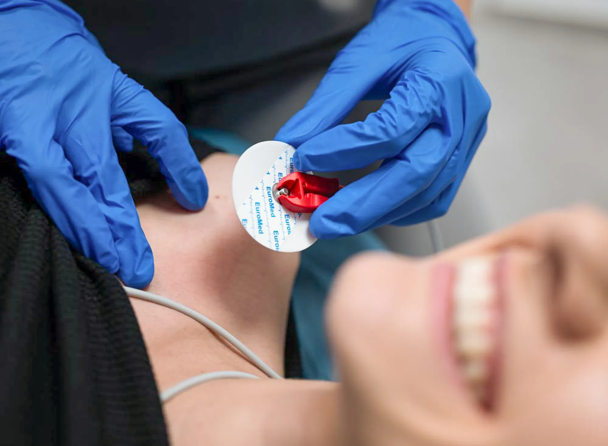 Monitoring electrode placed before sedation